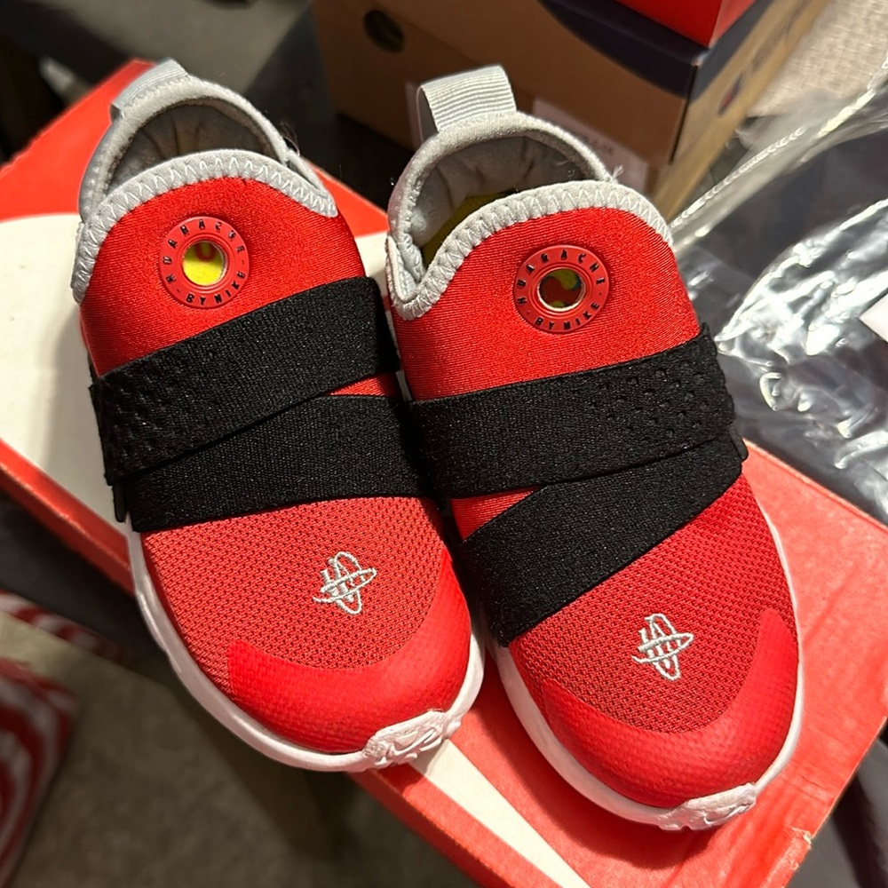 Nike toddler sneakers ;; Size 10C